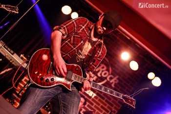 slash-warm-up-party-hard-rock-cafe-12