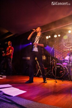 slash-warm-up-party-hard-rock-cafe-16