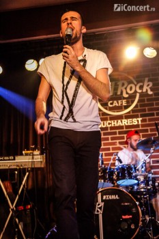 slash-warm-up-party-hard-rock-cafe-25