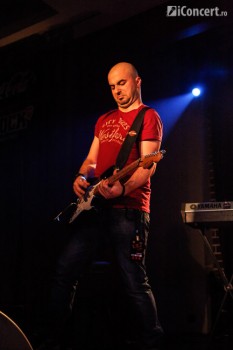 slash-warm-up-party-hard-rock-cafe-27