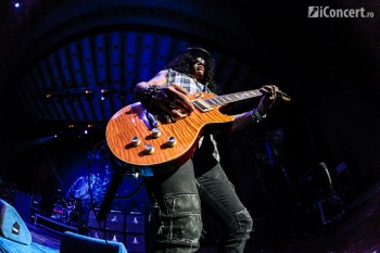 1-slash-bucharest-sala-palatului-paul-04