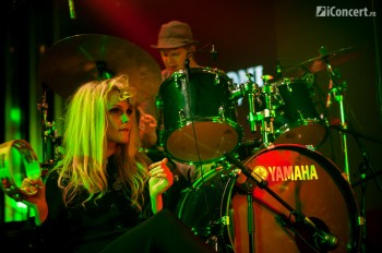 1-the-asteroids-galaxy-tour-fratelli-bucuresti-16