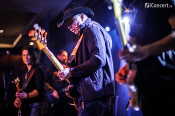 semnal-m-hard-rock-cafe-01