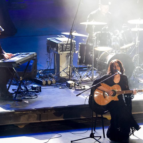 gala-on-air-music-awards-2013-09