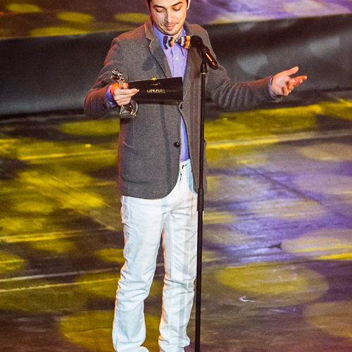 gala-on-air-music-awards-2013-11