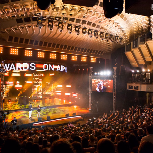 gala-on-air-music-awards-2013-40