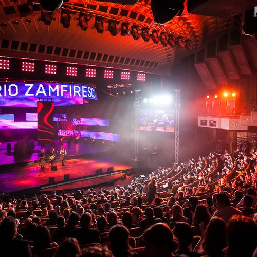 gala-on-air-music-awards-2013-47