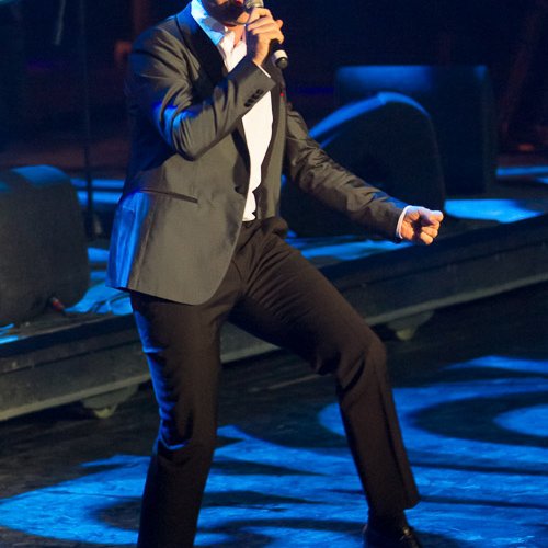 gala-on-air-music-awards-2013-56