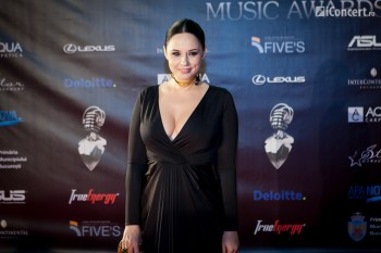 on-air-music-awards-2013-red-carpet-28
