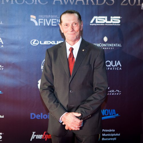 on-air-music-awards-2013-red-carpet-29