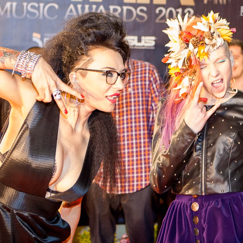 on-air-music-awards-2013-red-carpet-31