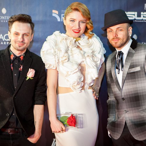 on-air-music-awards-2013-red-carpet-33