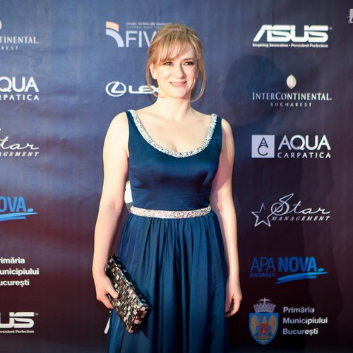 on-air-music-awards-2013-red-carpet-34