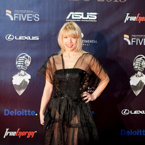 on-air-music-awards-2013-red-carpet-35