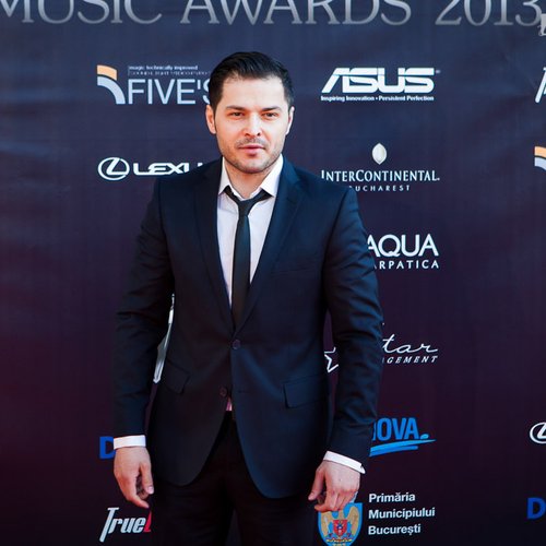 on-air-music-awards-2013-red-carpet-45