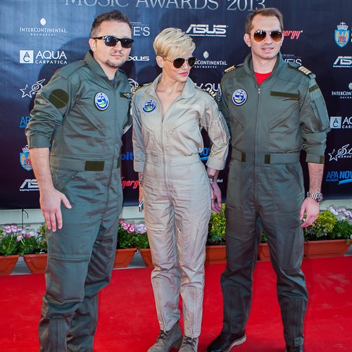 on-air-music-awards-2013-red-carpet-48