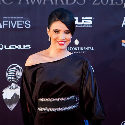 on-air-music-awards-2013-red-carpet-58