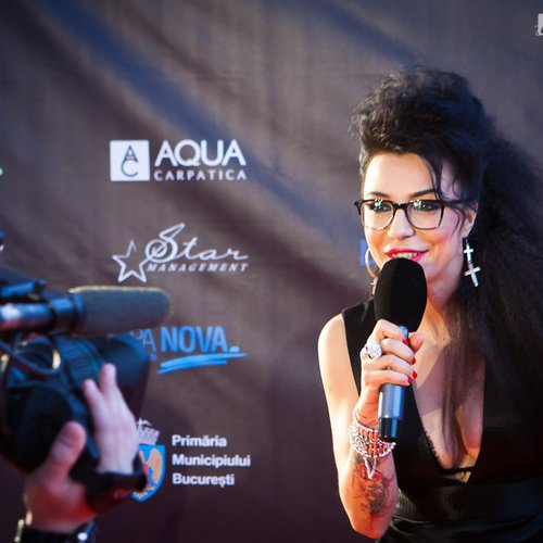 on-air-music-awards-2013-red-carpet-60