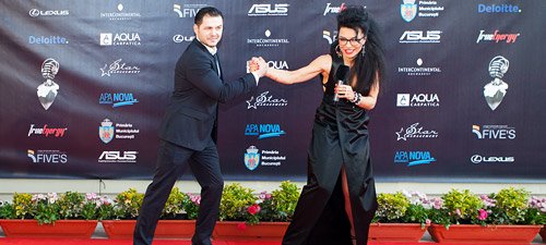 on-air-music-awards-2013-red-carpet