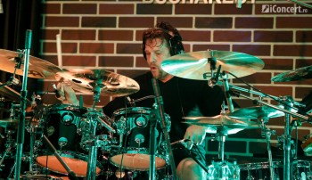 paul-gilbert-hard-rock-cafe-bucharest-31