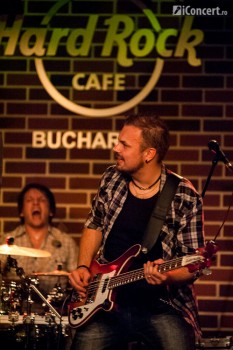 sarmalele-reci-hard-rock-cafe-bucuresti-20-ani-23