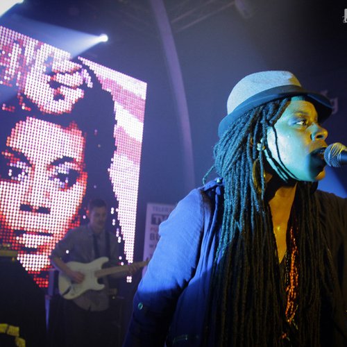 2-akua-naru-the-digflo-band-bucuresti-silver-church-05