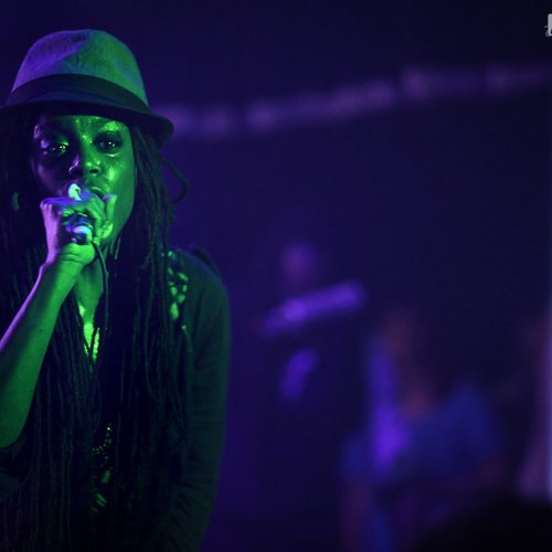 2-akua-naru-the-digflo-band-bucuresti-silver-church-10