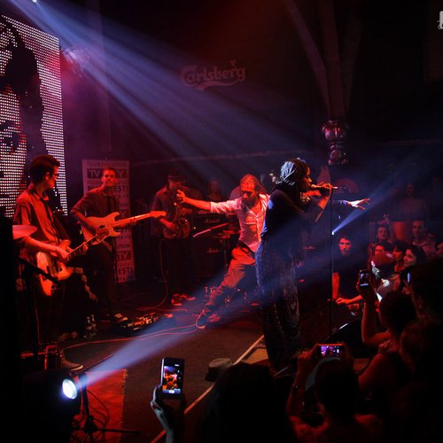 2-akua-naru-the-digflo-band-bucuresti-silver-church-14