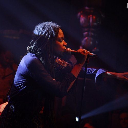 2-akua-naru-the-digflo-band-bucuresti-silver-church-15