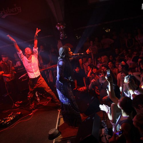2-akua-naru-the-digflo-band-bucuresti-silver-church-17