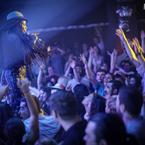 2-akua-naru-the-digflo-band-bucuresti-silver-church-18