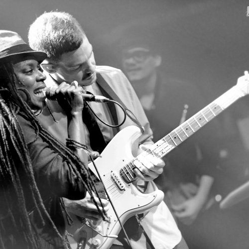 2-akua-naru-the-digflo-band-bucuresti-silver-church-22