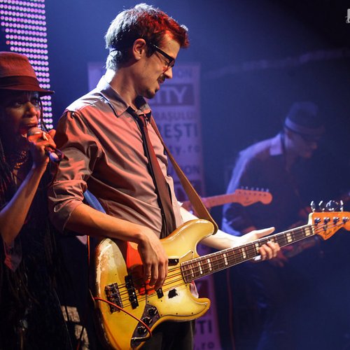 2-akua-naru-the-digflo-band-bucuresti-silver-church-24