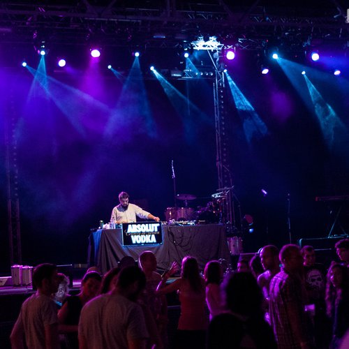 2-dragos-rusu-backyard-weekend-2013-02