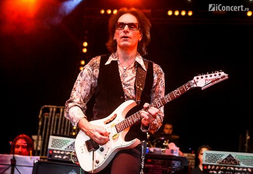 Steve Vai pe scena de la Arenele Romane - Foto: Vlad Pîrîu / iConcert.ro