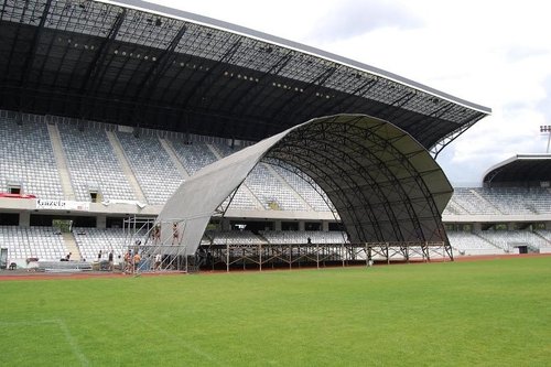 Amplasarea scenei la Cluj Arena Music Fest 2013 - Foto: citynews.ro