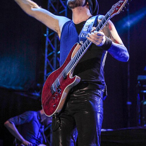 3-within-temptation-artmania-festival-2013-04