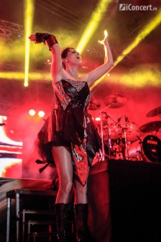 3-within-temptation-artmania-festival-2013-17