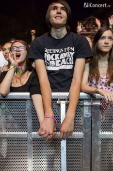 4-glasvegas-summer-well-2013-16