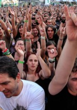 RECENZIE: ARTmania Festival 2013, rock pe soare şi pe ploaie cu Within Temptation sau Lacrimosa (POZE)