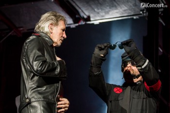 roger-waters-the-wall-2013-bucuresti-piata-constitutiei-03