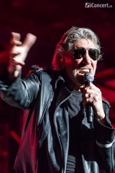 roger-waters-the-wall-2013-bucuresti-piata-constitutiei-04