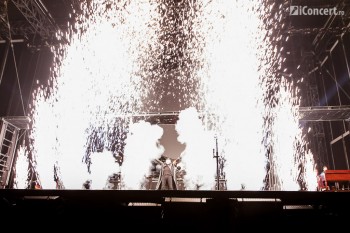 roger-waters-the-wall-2013-bucuresti-piata-constitutiei-09