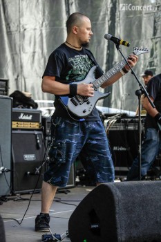 2-code-red-rockstadt-extreme-fest-2013-03