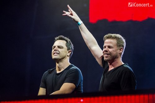Markus Schulz şi Ferry Corsten  - New World Punx în faţa fanilor de la Arenele Romane - Foto: Daniel Robert Dinu / iConcert.ro 
