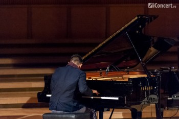 1-vijay-iyer-trio-sala-radio-bucuresti-2013-01