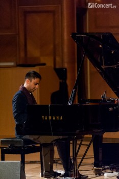1-vijay-iyer-trio-sala-radio-bucuresti-2013-05