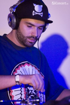 3-vlad-dobrescu-atelierul-de-productie-bucuresti-03