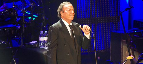 Julio-Iglesias-Sala-Palatului