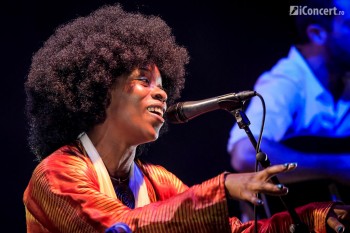 2-iyeoka-the-silver-church-bucuresti-02